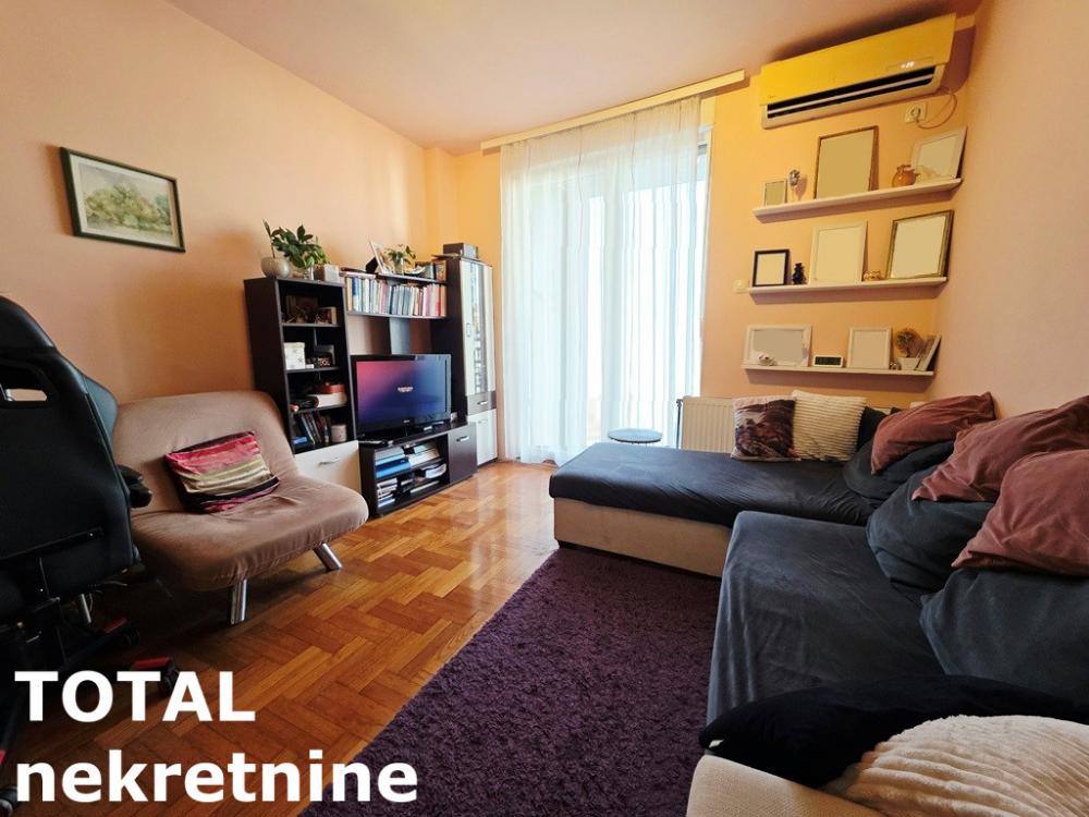 Slika 1 - Stan,NOVI SAD,CENTAR,kv: 40.00, € 130000, ID: 1103058