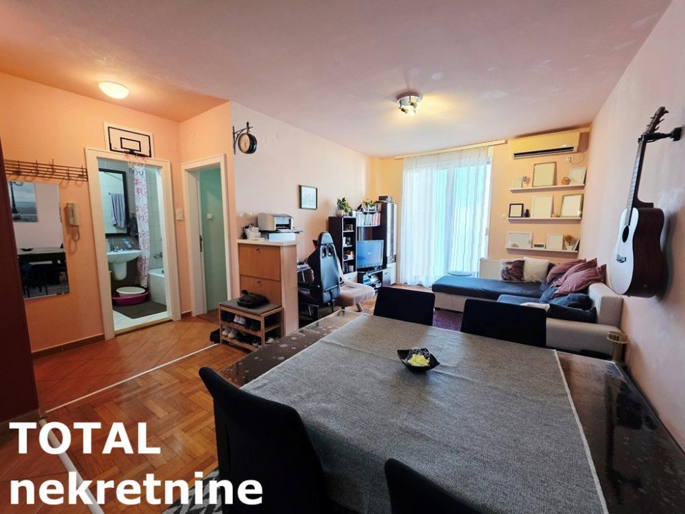 Slika 3 - Stan,NOVI SAD,CENTAR,kv: 40.00, € 130000, ID: 1103058