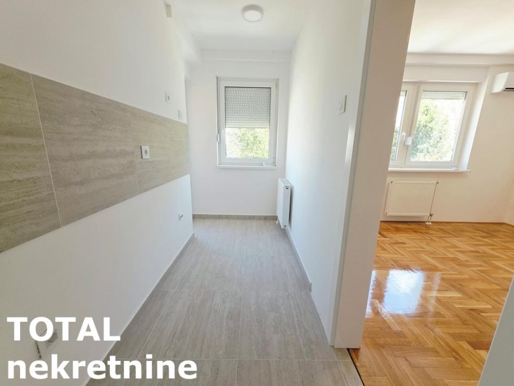 Slika 3 - Stan,NOVI SAD,BULEVAR PATRIJARHA PAVLA,kv: 66.00, € 178200, ID: 1103069