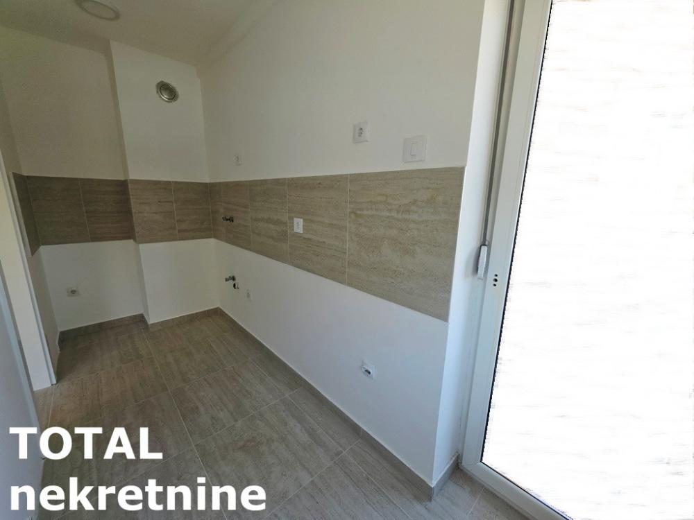 Slika 4 - Stan,NOVI SAD,BULEVAR PATRIJARHA PAVLA,kv: 66.00, € 178200, ID: 1103069
