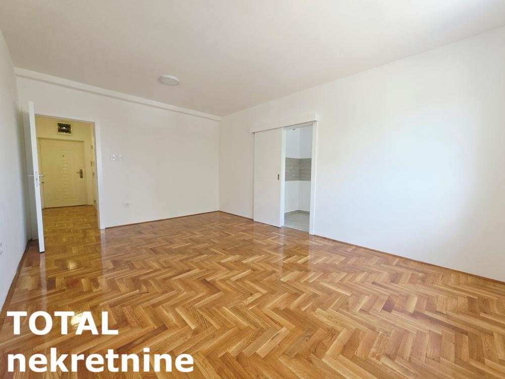 Slika 1 - Stan,NOVI SAD,BULEVAR PATRIJARHA PAVLA,kv: 66.00, € 178200, ID: 1103069