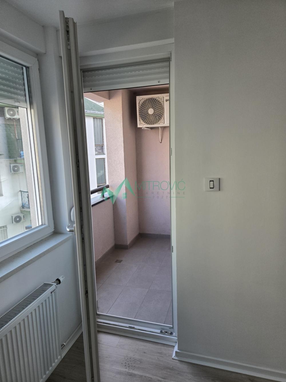 Slika 10 - PROSTRAN TROIPOSOBAN STAN NA SAJMIŠTU – 104 m² 