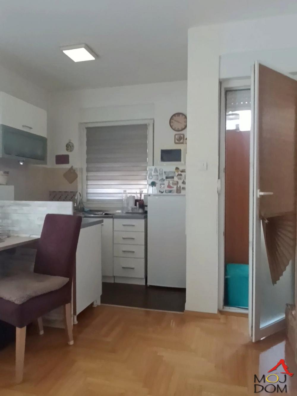 Slika 4 - Stan,NOVI SAD,TELEP,kv: 44, € 131840, ID: 1032720