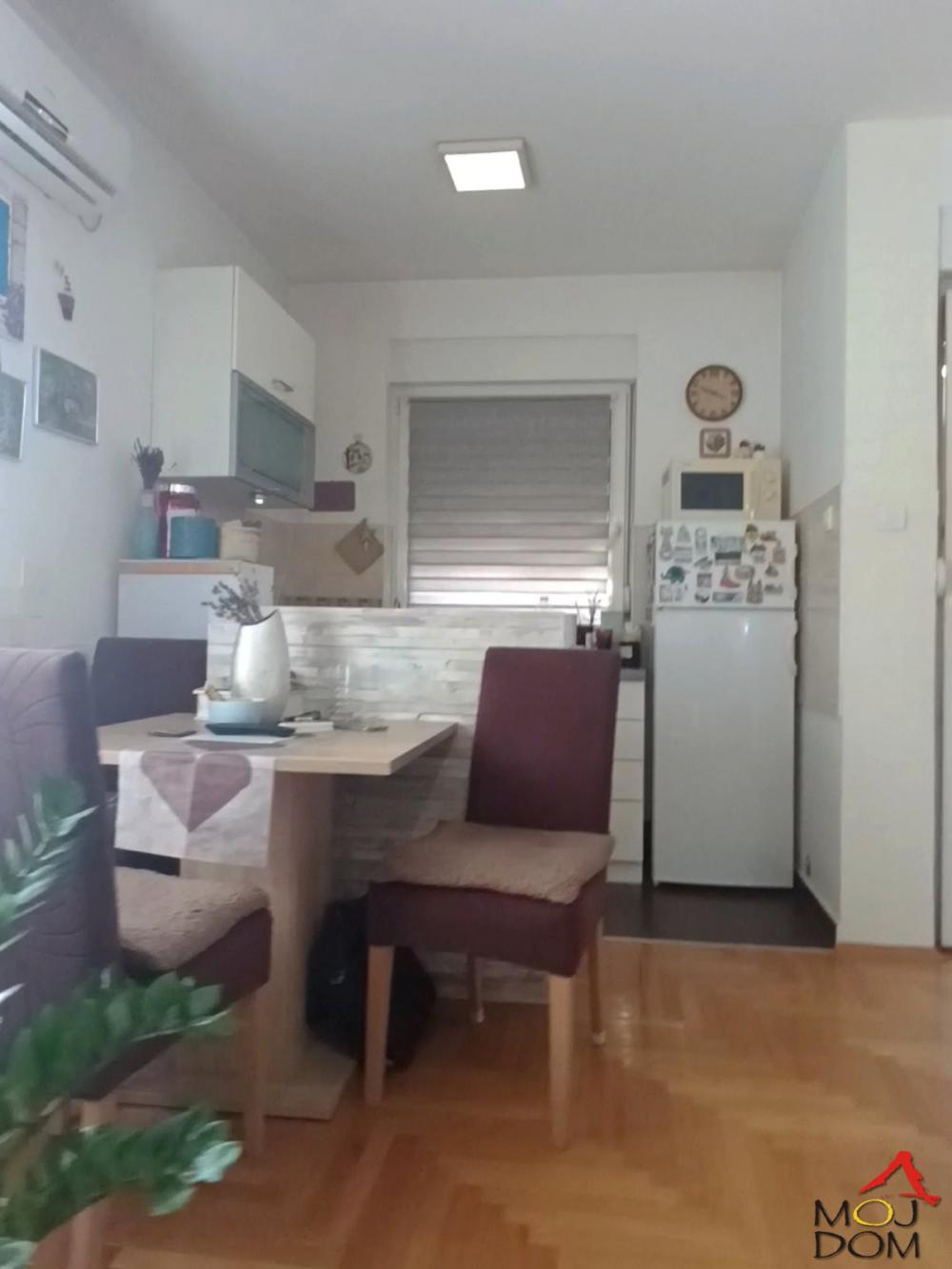 Slika 3 - Stan,NOVI SAD,TELEP,kv: 44, € 131840, ID: 1032720