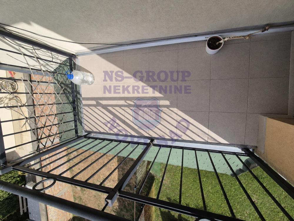 Slika 4 - Trosoban, 67m2, Adamovićevo naselje Novi Sad, sa terasom