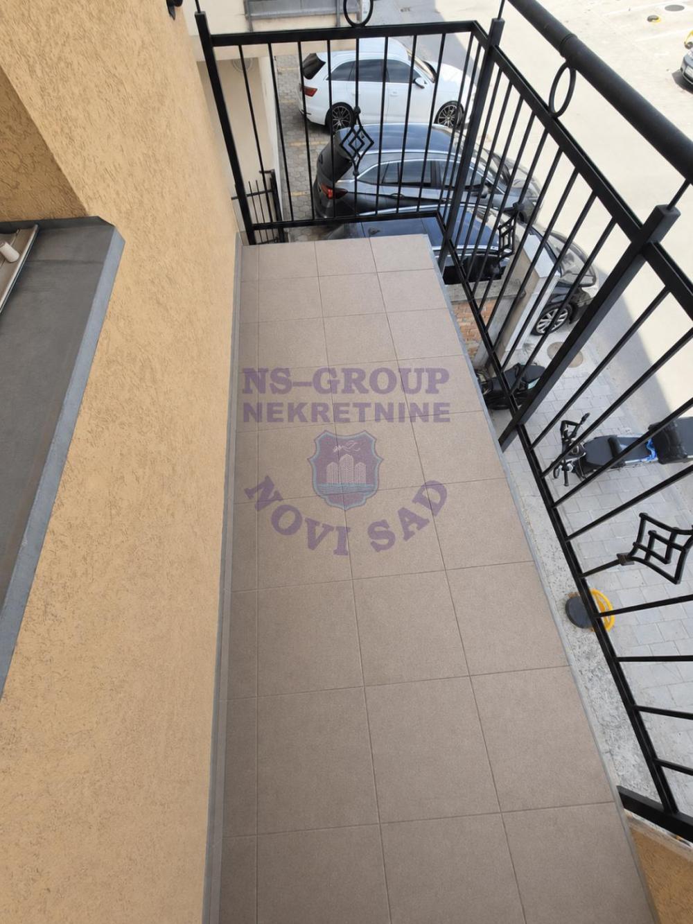 Slika 5 - Trosoban, 67m2, Adamovićevo naselje Novi Sad, sa terasom