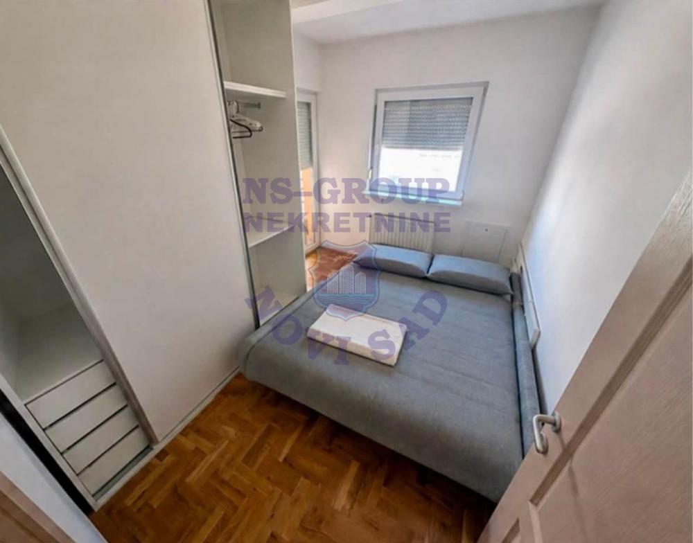 Slika 7 - Trosoban, 67m2, Adamovićevo naselje Novi Sad, sa terasom