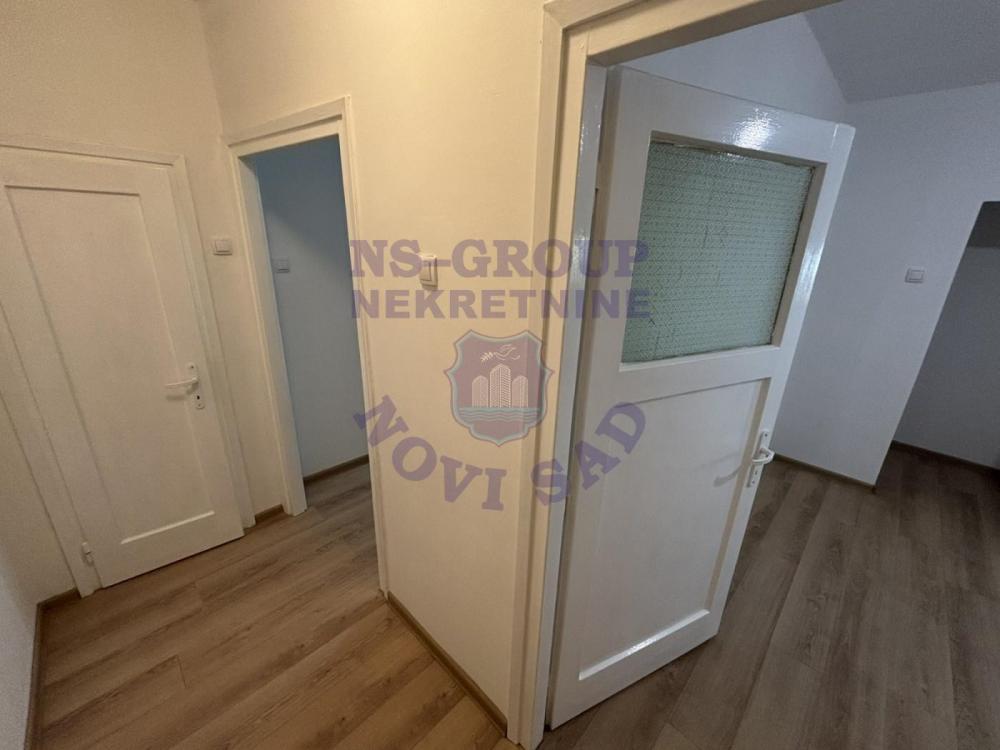 Slika 3 - Jednoiposoban, 33m2, Satelit Novi Sad