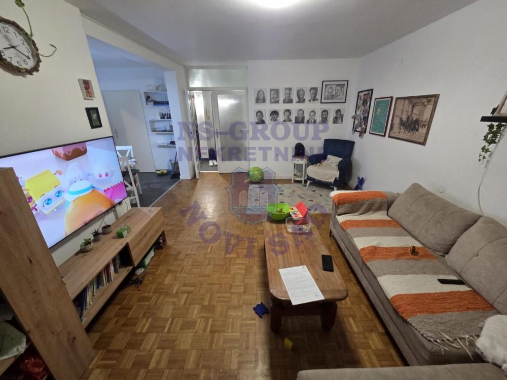 Slika 1 - Odlican trosoban na Bulevaru!