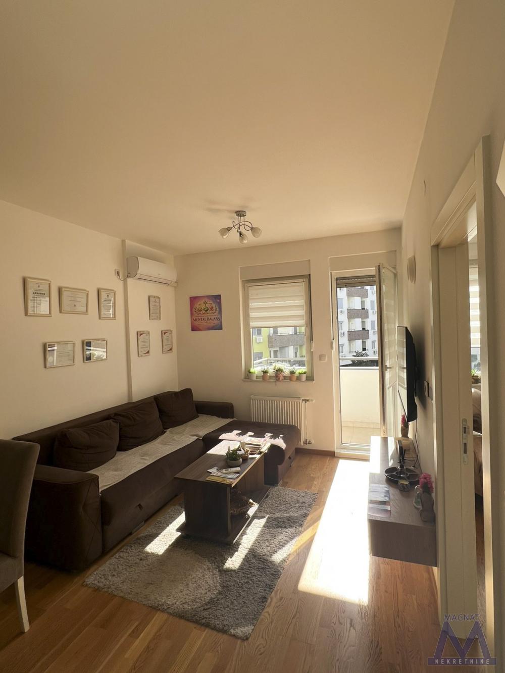 Slika 1 - Stan,NOVI SAD,KEJ,kv: 33, € 134000, ID: 1019440