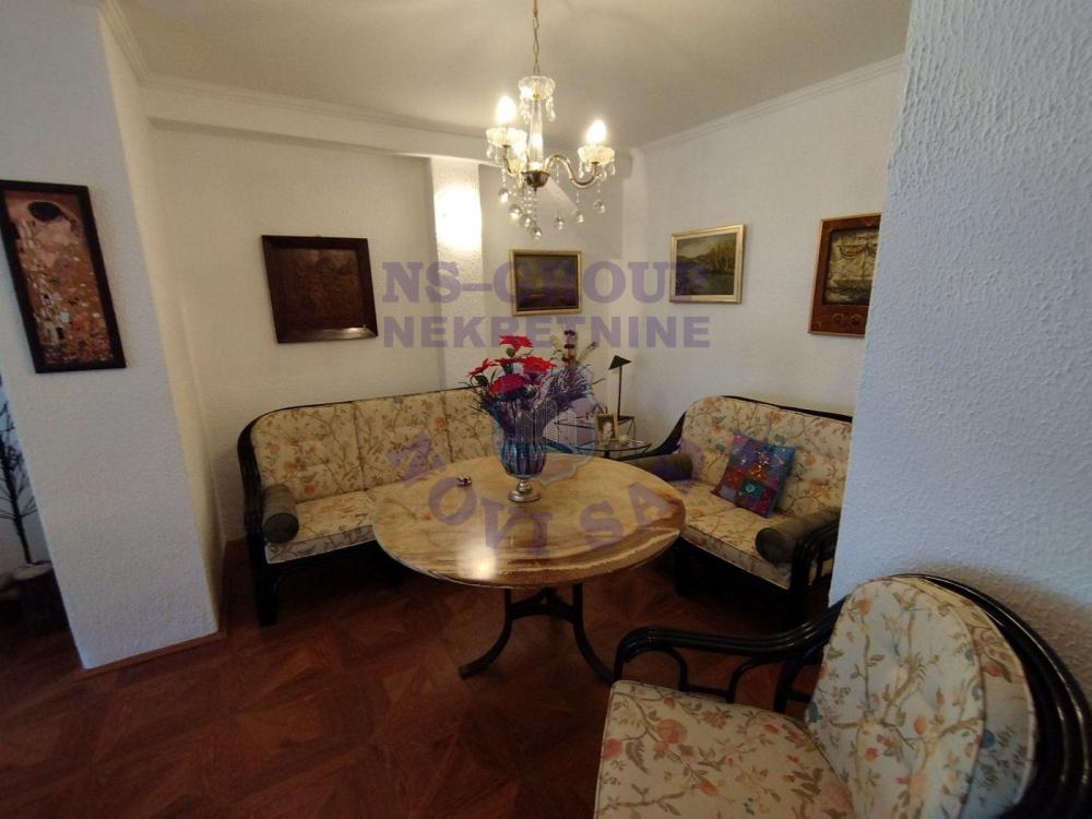 Slika 6 - Odličan četvorosoban stan na Spensu!