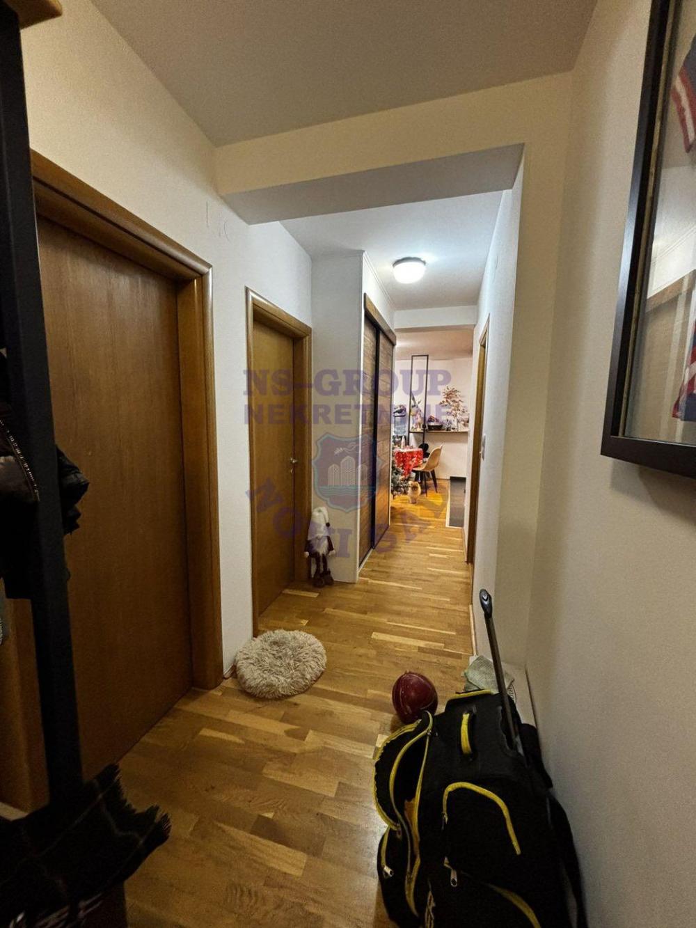 Slika 11 - Trosoban, 61m2, Novosadski kej Novi Sad, sa terasom, ima lift