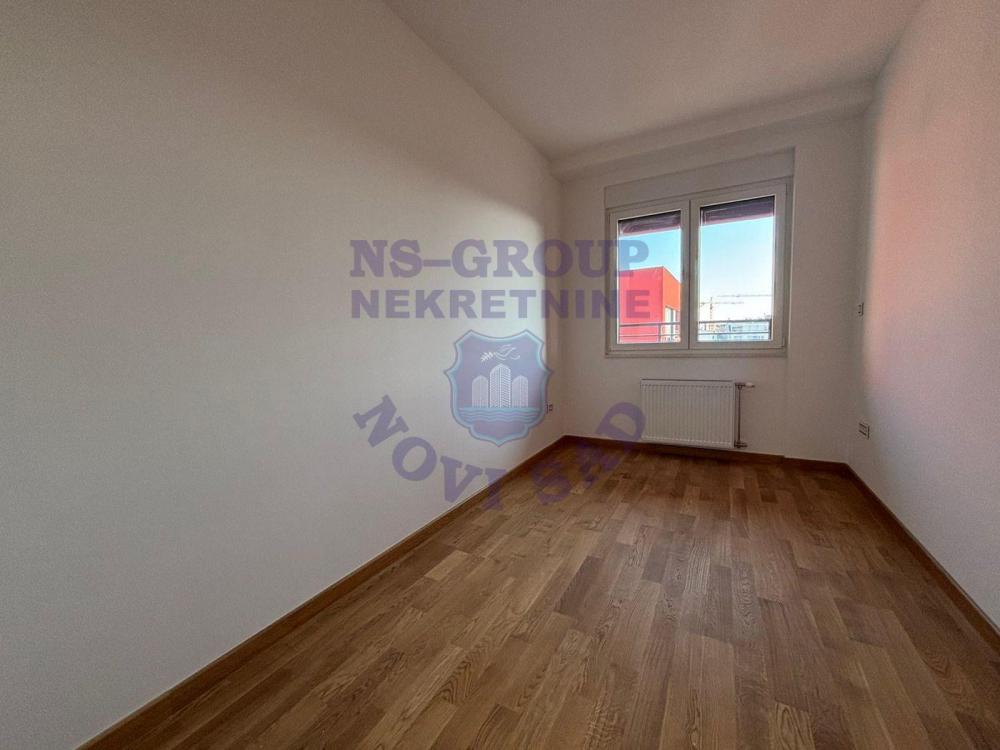 Slika 7 - Troiposoban, 109m2, Podbara Novi Sad, sa terasom, ima lift