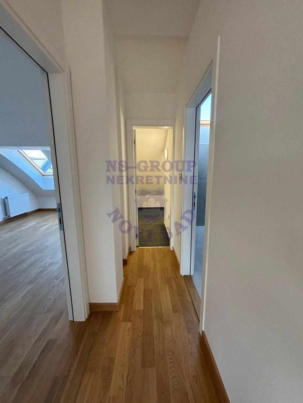 Slika 9 - Troiposoban, 109m2, Podbara Novi Sad, sa terasom, ima lift