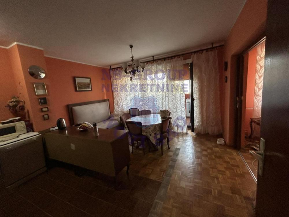 Slika 1 - Trosoban, 83m2, Nova Detelinara Novi Sad, sa terasom, ima lift