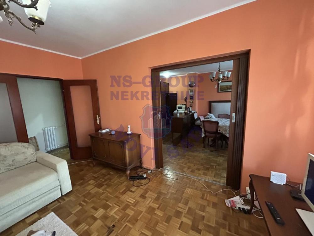 Slika 4 - Trosoban, 83m2, Nova Detelinara Novi Sad, sa terasom, ima lift