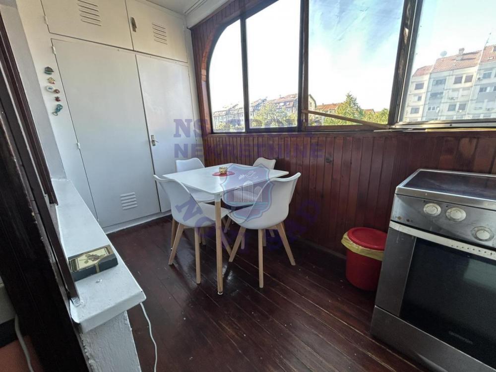 Glavna slika -Trosoban, 83m2, Nova Detelinara Novi Sad, sa terasom, ima lift