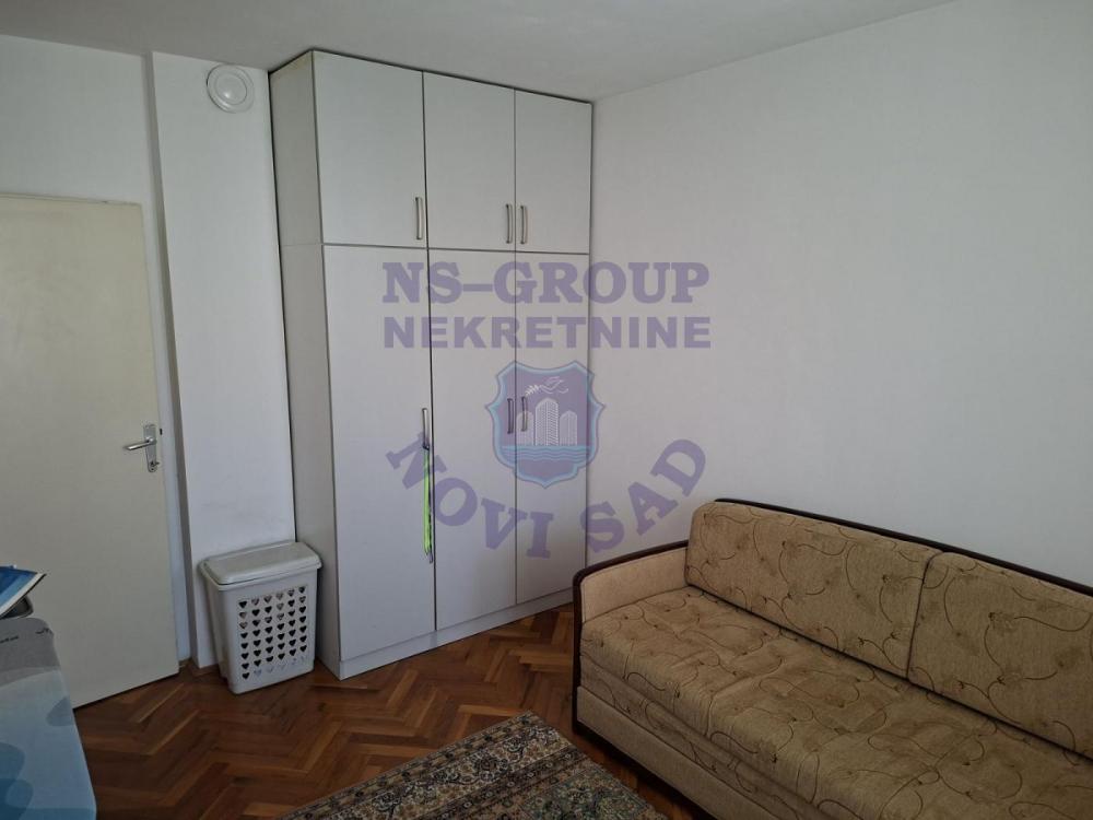 Slika 1 - Dvosoban, 42m2, Nova Detelinara Novi Sad, sa terasom, ima lift