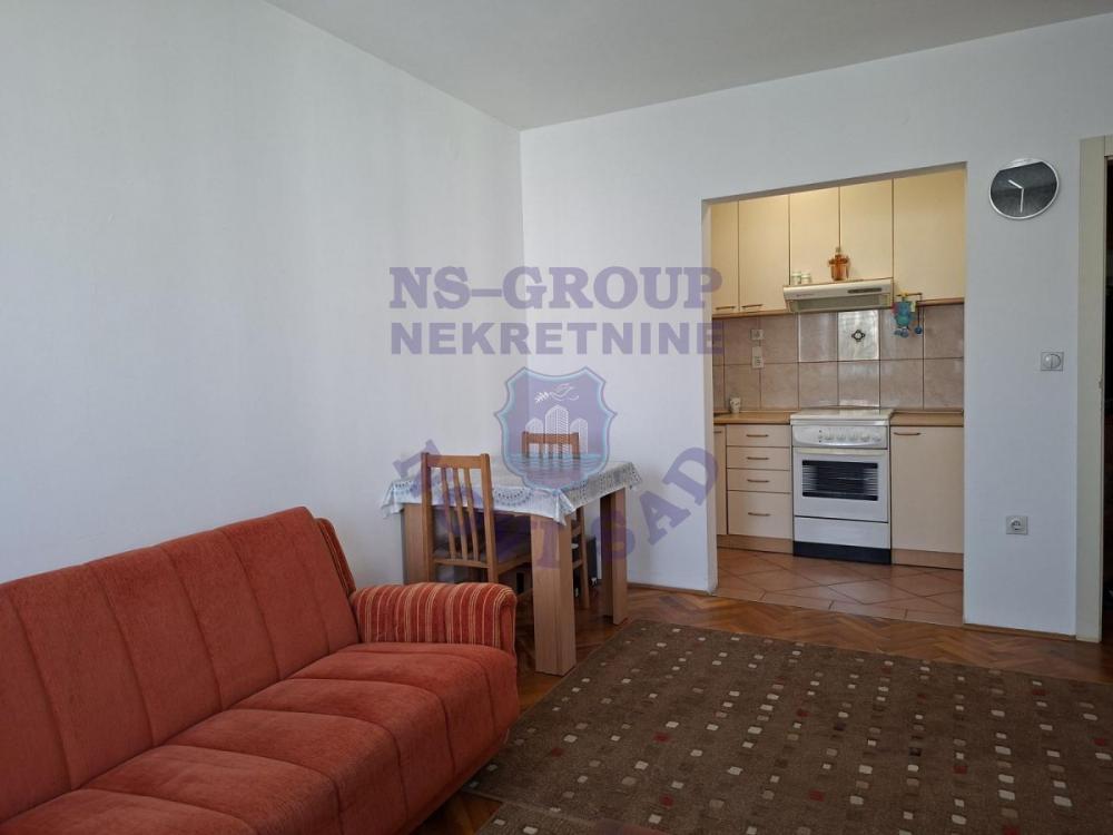 Slika 3 - Dvosoban, 42m2, Nova Detelinara Novi Sad, sa terasom, ima lift