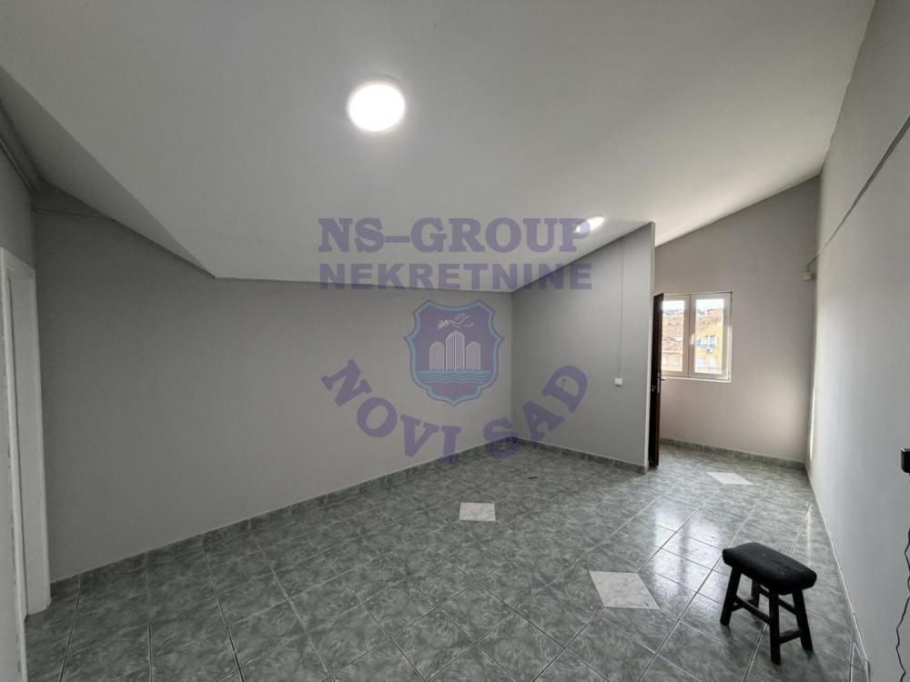 Slika 4 - Šestosoban, 174m2, Grbavica Novi Sad