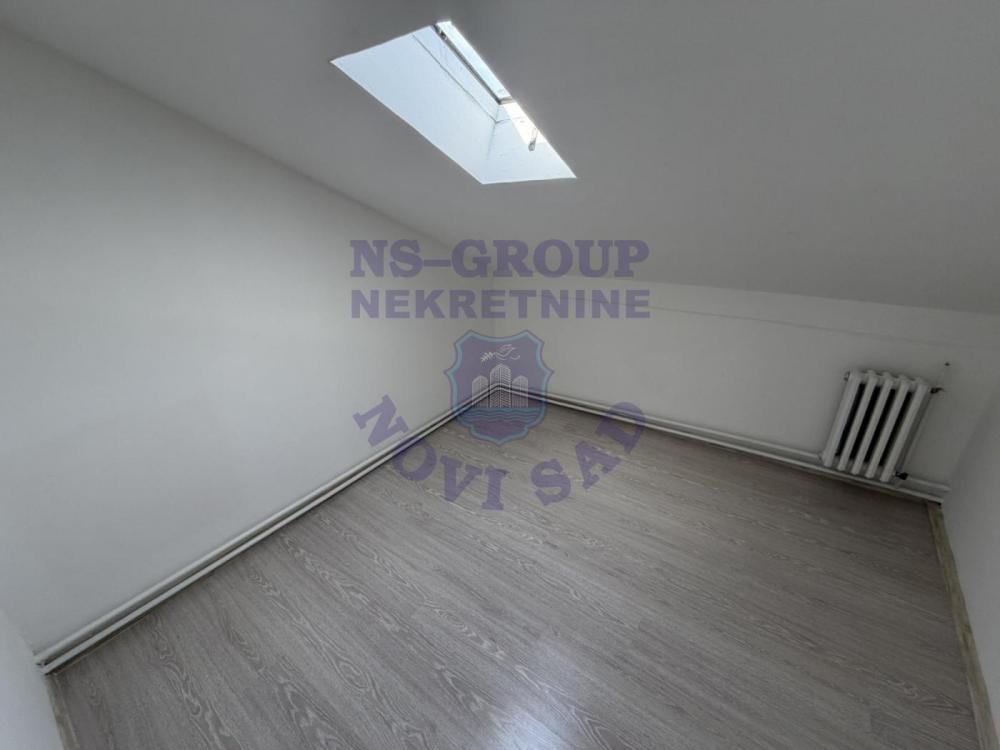 Slika 2 - Šestosoban, 174m2, Grbavica Novi Sad