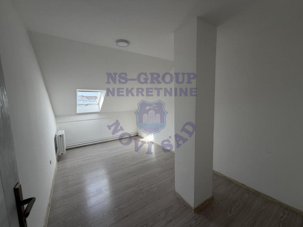 Slika 9 - Šestosoban, 174m2, Grbavica Novi Sad