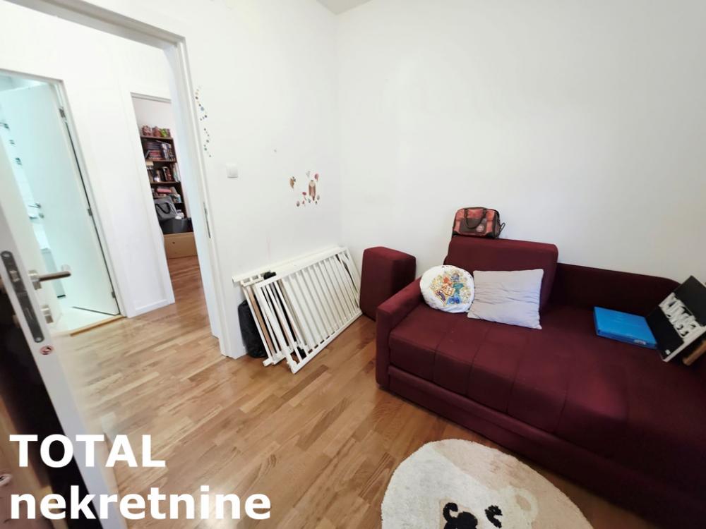 Slika 9 - Stan,NOVI SAD,ADICE,kv: 62.00, € 136400, ID: 1103081