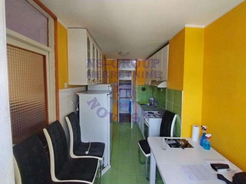 Slika 5 - Trosoban, 73m2, Liman 2 Novi Sad, sa terasom, ima lift