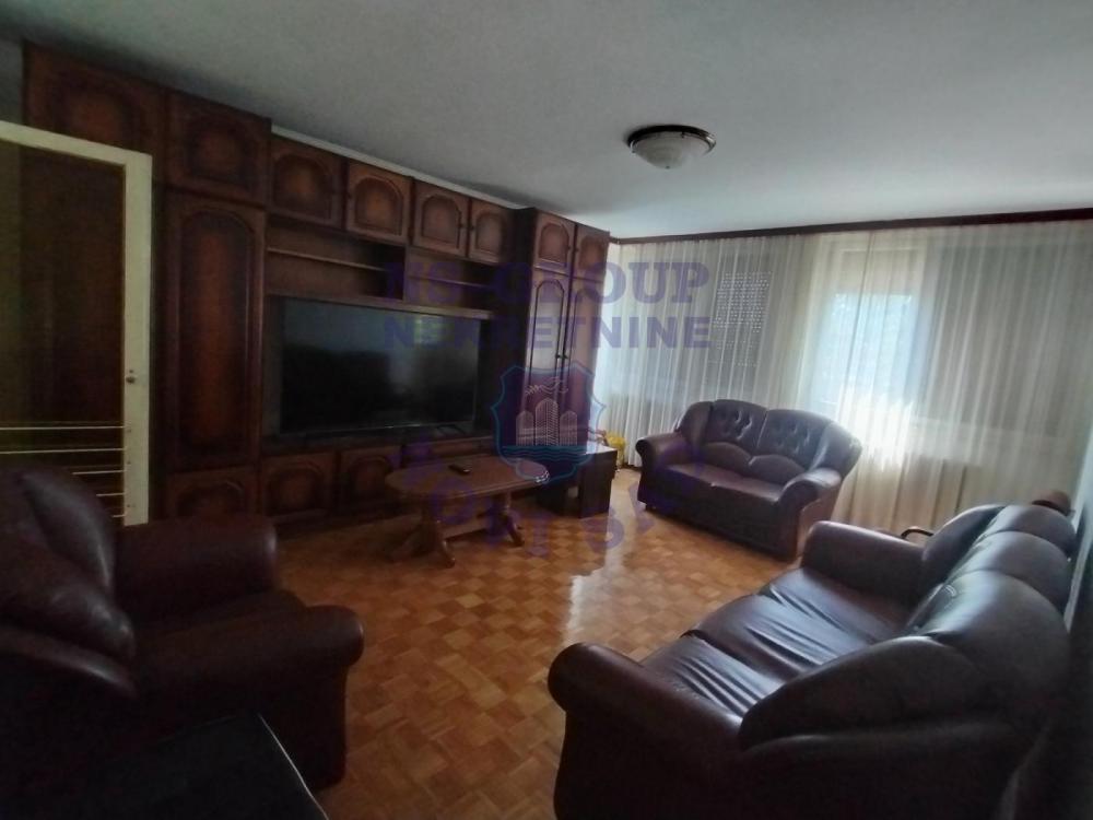 Slika 1 - Trosoban, 73m2, Liman 2 Novi Sad, sa terasom, ima lift