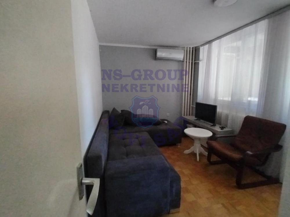 Slika 3 - Trosoban, 73m2, Liman 2 Novi Sad, sa terasom, ima lift