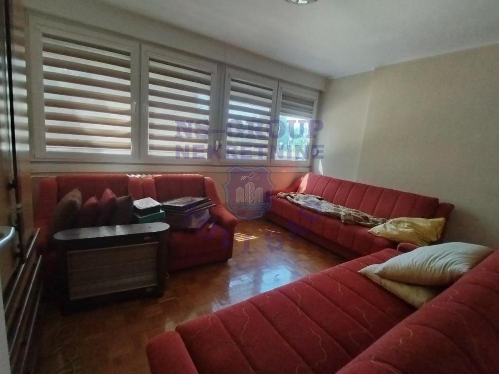 Slika 2 - Trosoban, 73m2, Liman 2 Novi Sad, sa terasom, ima lift