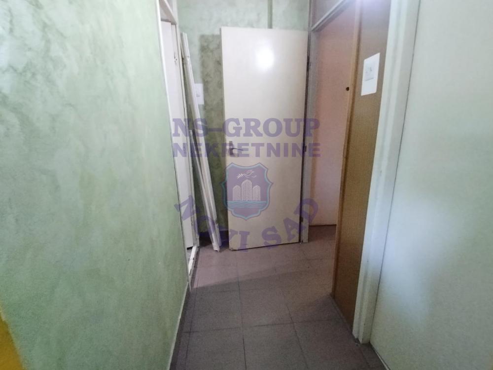 Slika 4 - Trosoban, 73m2, Liman 2 Novi Sad, sa terasom, ima lift