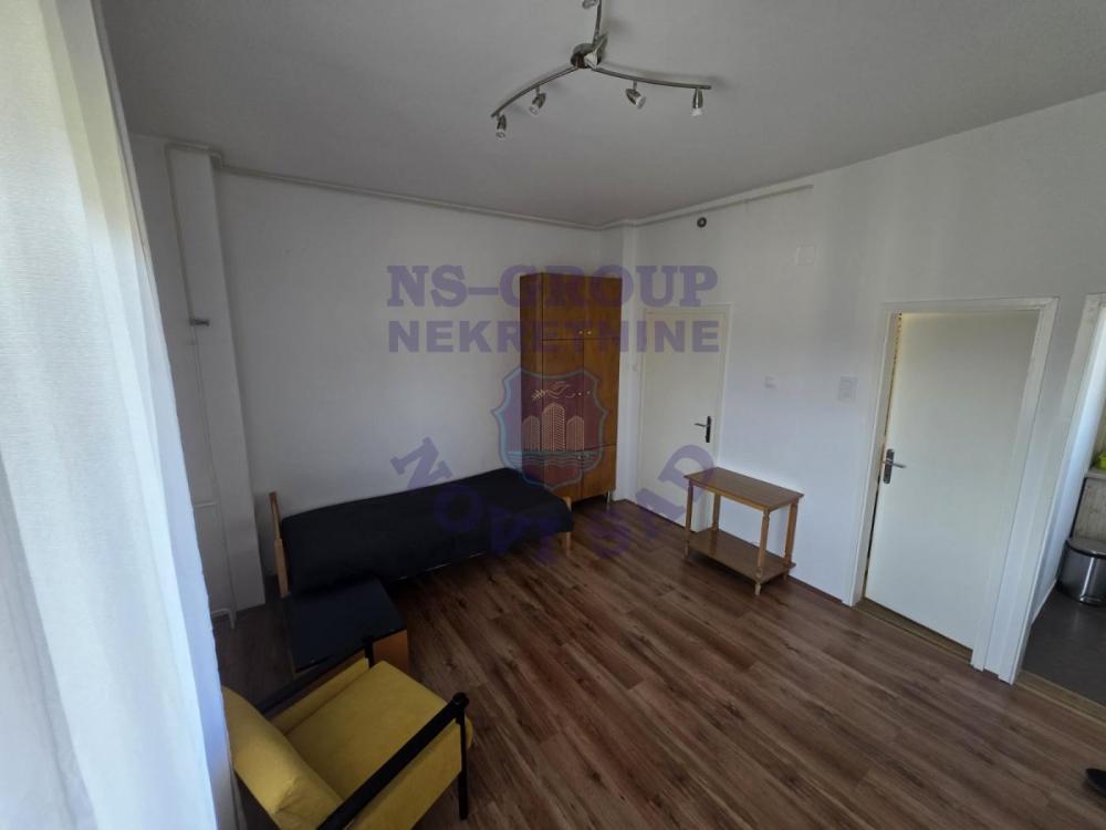 Slika 1 - Jednosoban, 31m2, Liman 2 Novi Sad, sa terasom, ima lift