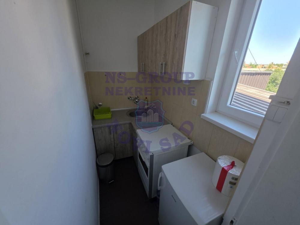 Slika 2 - Jednosoban, 31m2, Liman 2 Novi Sad, sa terasom, ima lift