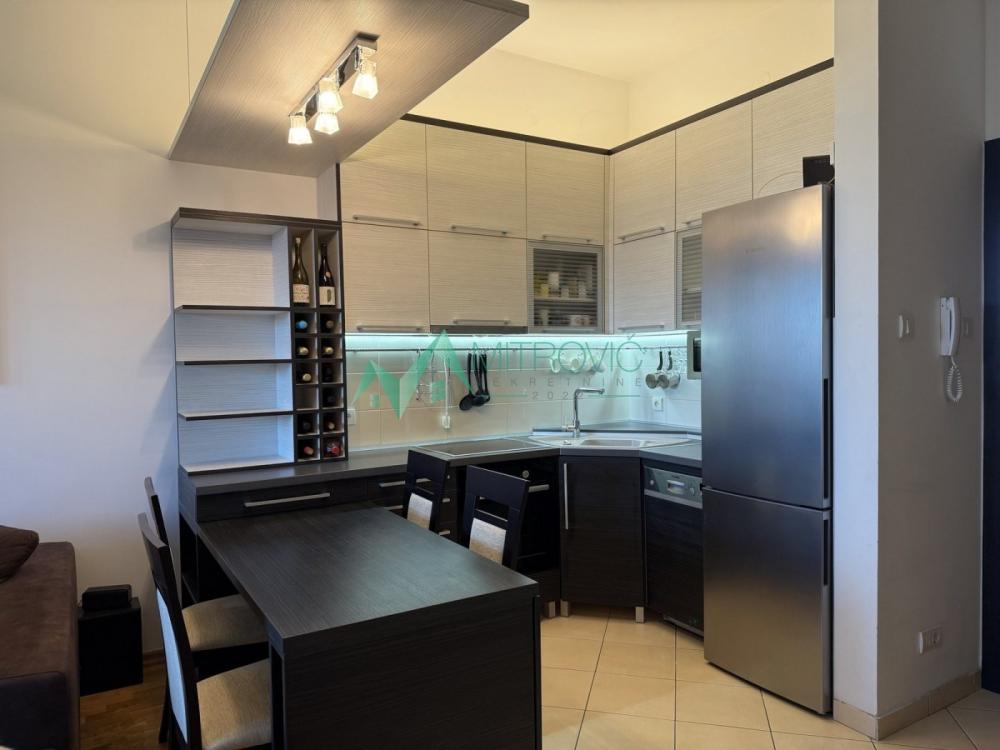 Slika 4 - Bulevar Oslobođenja trosoban stan - 59m2 (ID:1004668) 