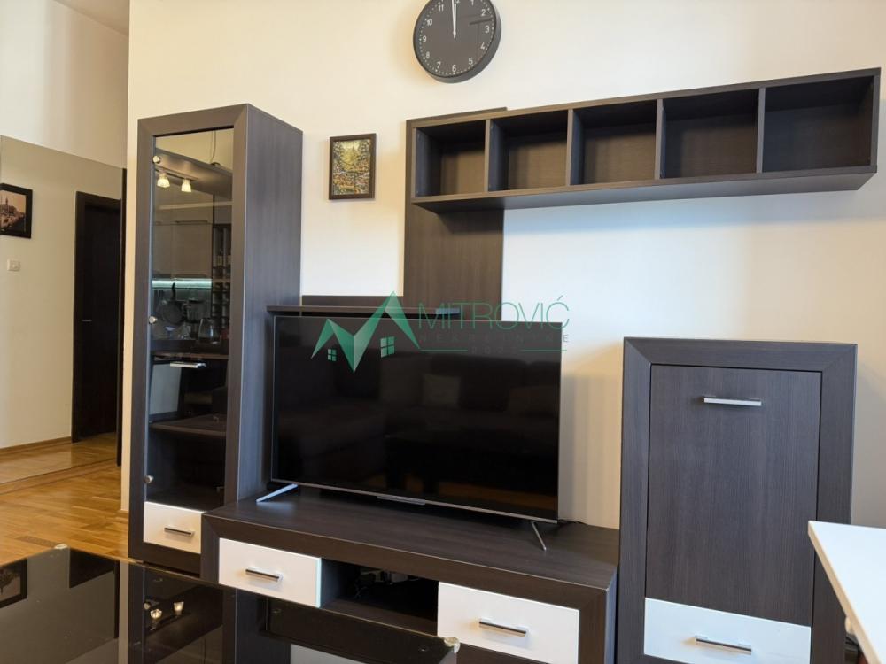 Slika 1 - Bulevar Oslobođenja trosoban stan - 59m2 (ID:1004668) 