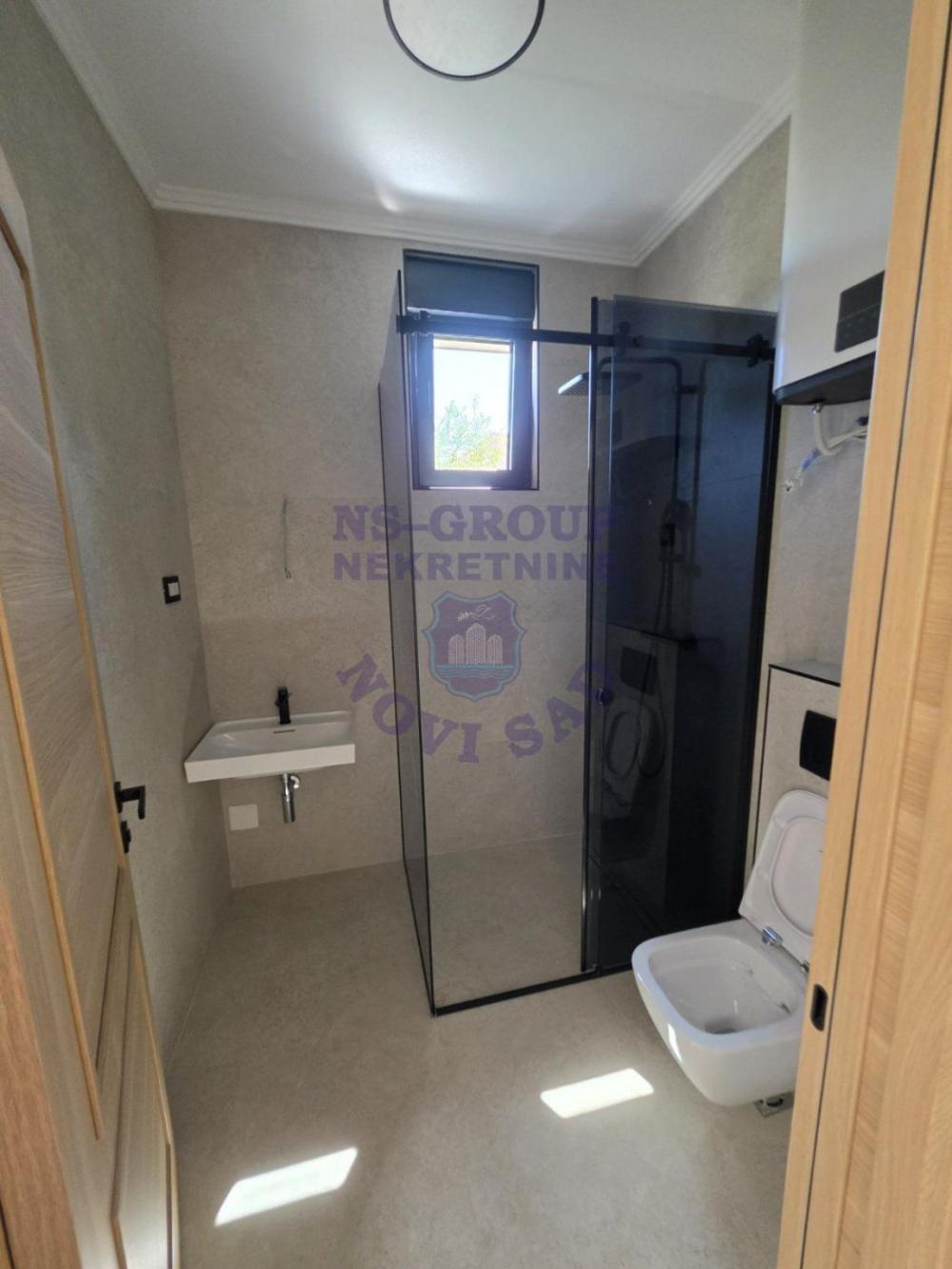 Slika 6 - Četvorosoban, 152m2, Sajmište Novi Sad, sa terasom, ima lift