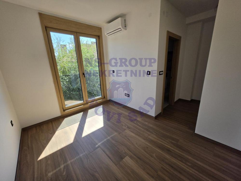 Slika 1 - Četvorosoban, 152m2, Sajmište Novi Sad, sa terasom, ima lift