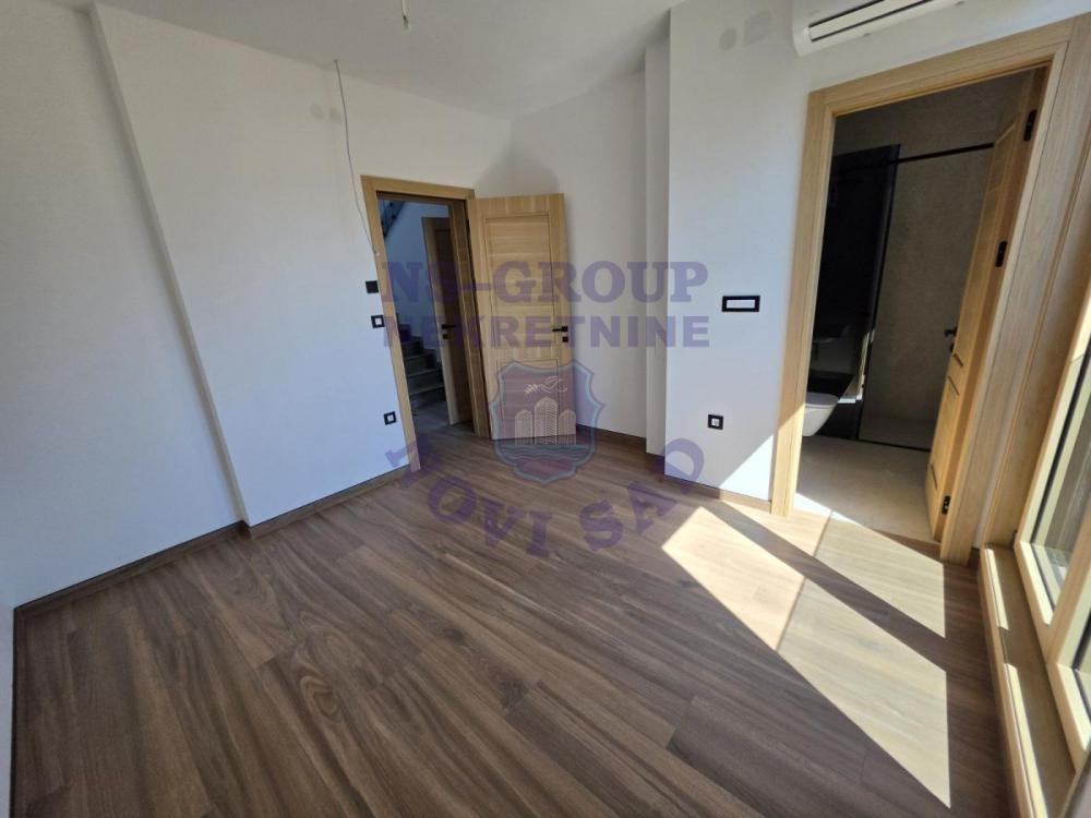Slika 4 - Četvorosoban, 152m2, Sajmište Novi Sad, sa terasom, ima lift