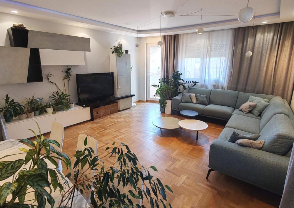Slika 2 - Stan,NOVI SAD,NOVI BULEVAR,kv: 81.00, € 216000, ID: 1059716