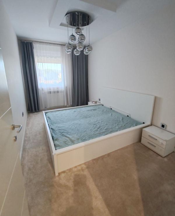Slika 6 - Stan,NOVI SAD,NOVI BULEVAR,kv: 81.00, € 216000, ID: 1059716