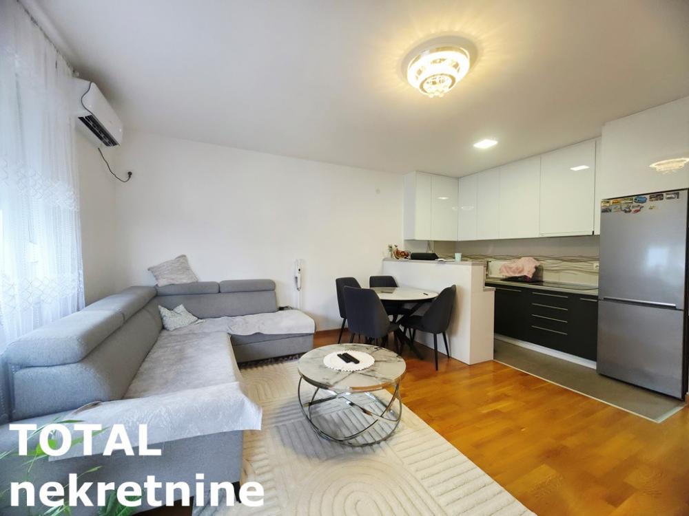 Slika 3 - Stan,NOVI SAD,ADICE,kv: 76.00, € 165000, ID: 1103090