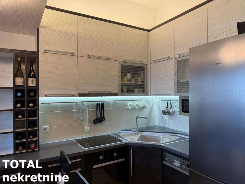Slika 2 - Stan,NOVI SAD,BULEVAR,kv: 59.00, € 242000, ID: 1103084