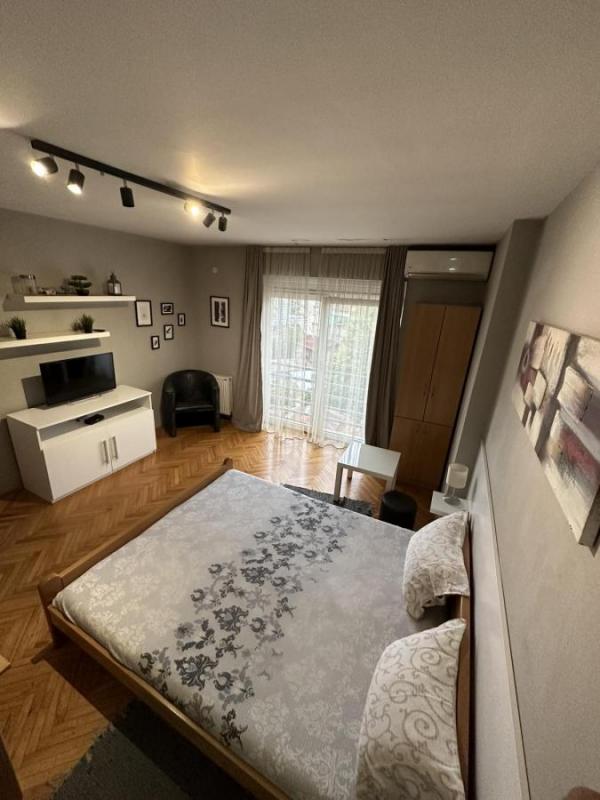 Slika 2 - Jednosoban, 25m2, Novi Sad centar Novi Sad, ima lift