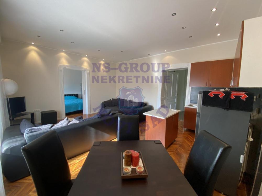 Slika 9 - Dvoiposoban, 63m2, Stari grad Novi Sad, sa terasom