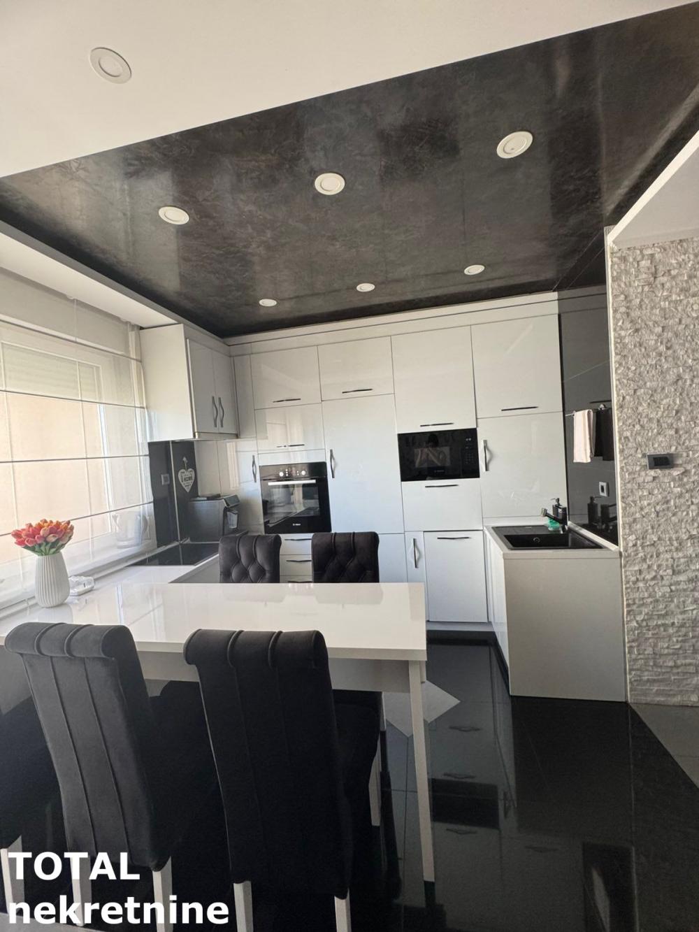 Slika 3 - Stan,NOVI SAD,PODBARA,kv: 78.00, € 229000, ID: 1103091