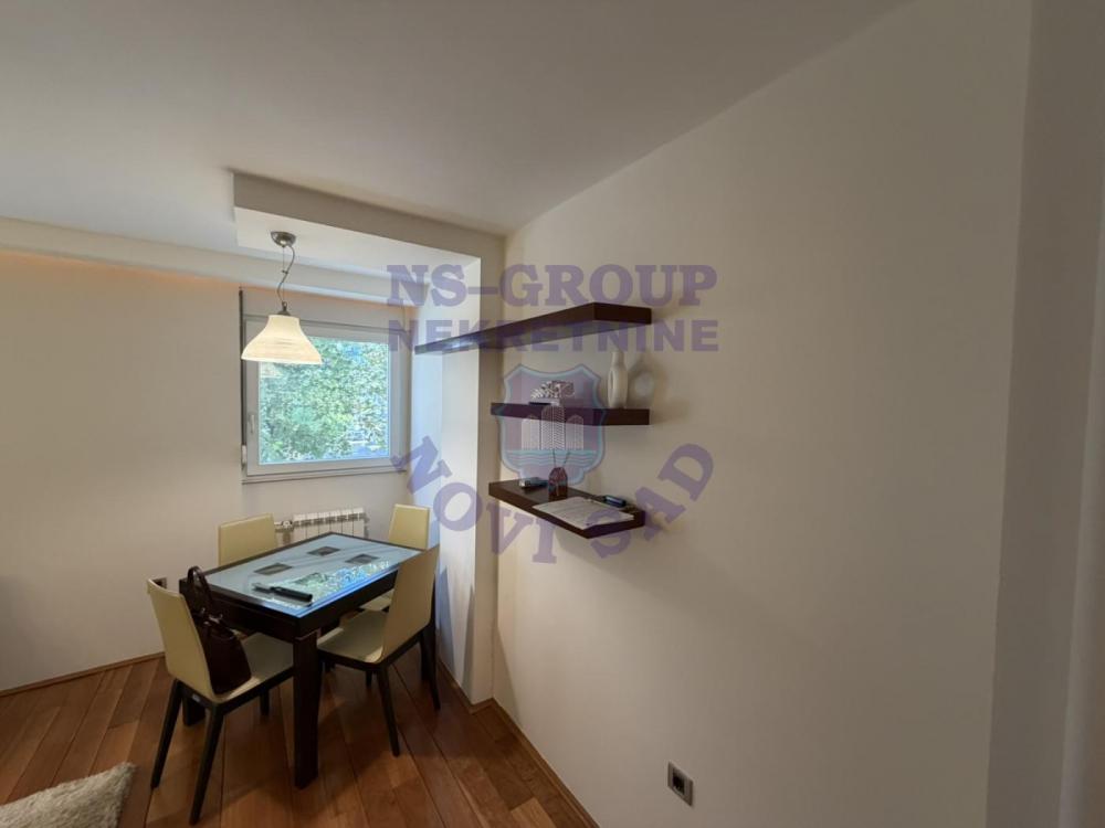 Slika 7 - Trosoban, 62m2, Liman 2 Novi Sad, sa terasom, ima lift