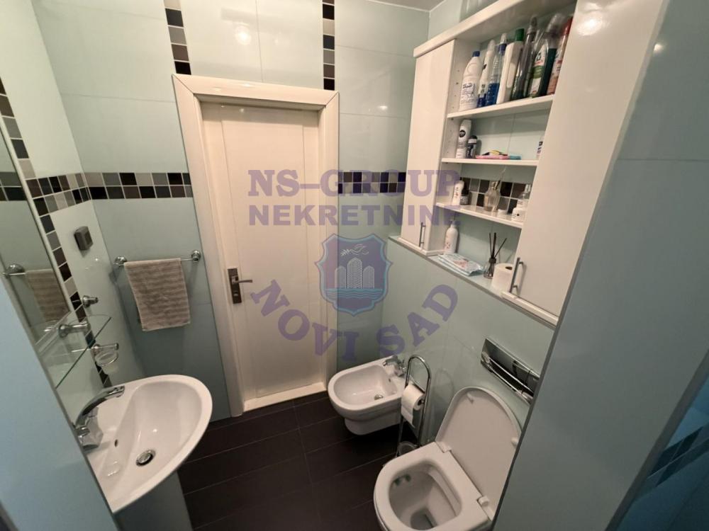 Slika 10 - Trosoban, 62m2, Liman 2 Novi Sad, sa terasom, ima lift
