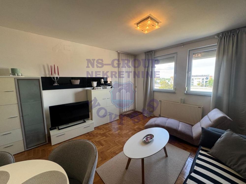 Slika 3 - Dvosoban, 47m2, Podbara Novi Sad, sa terasom, ima lift
