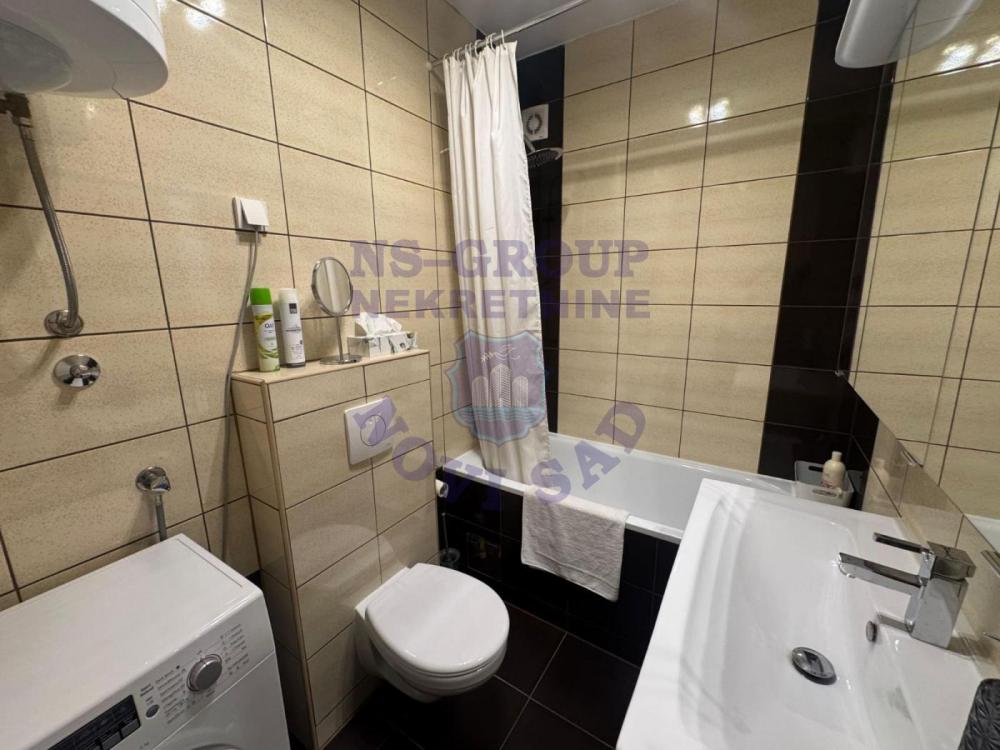 Slika 11 - Dvosoban, 47m2, Podbara Novi Sad, sa terasom, ima lift